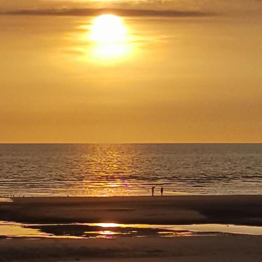 Les Obiones, Vue Laterale Mer, Fort Mahon Plage, Magnifique Studio Cabine 4P, Avec Balcon , Parking Prive Gratuit, Wifi, Classe 2 Etoiles, Exposition Plein Sud En Baie De Somme Kültér fotó